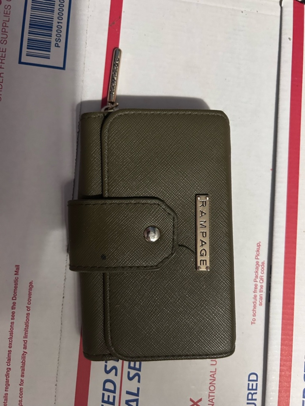 Rampage Olive Green Men's Bifold Wallet with Zip Pocket